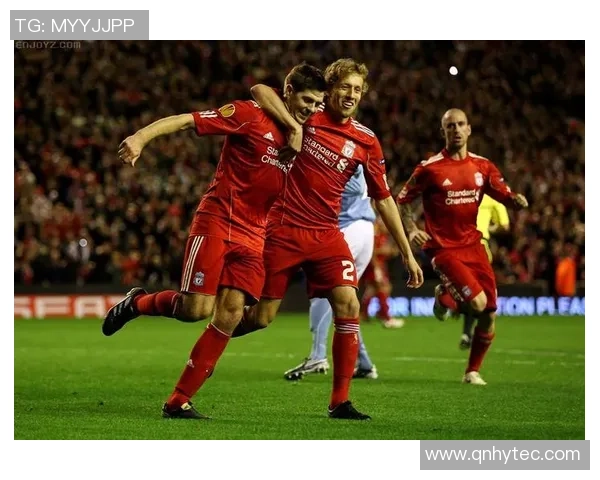 70后足球明星的辉煌岁月与传奇故事回顾 70后足球明星的辉煌岁月与传奇故事回顾