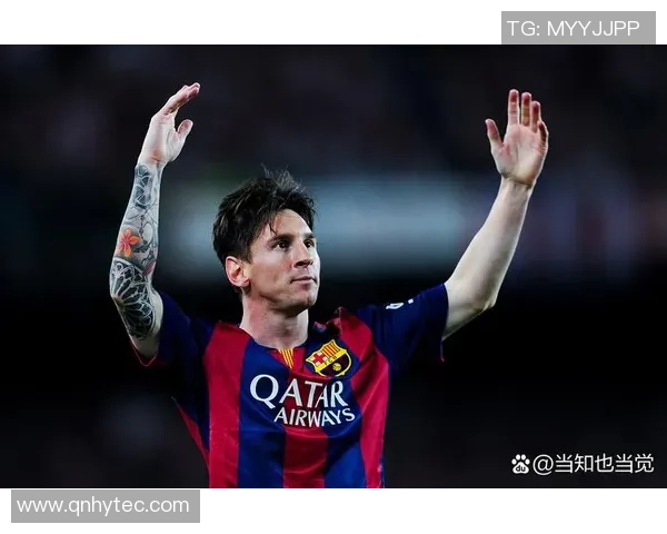 个矮的足球明星如何用技术和智慧征服绿茵场成为球迷心中的传奇人物