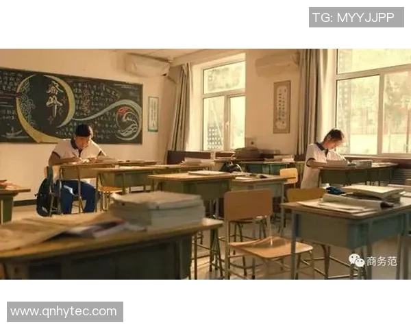 小足球裁判的成长之路:从青涩执法到专业裁判的蜕变与挑战 小足球裁判的成长之路:从青涩执法到专业裁判的蜕变与挑战